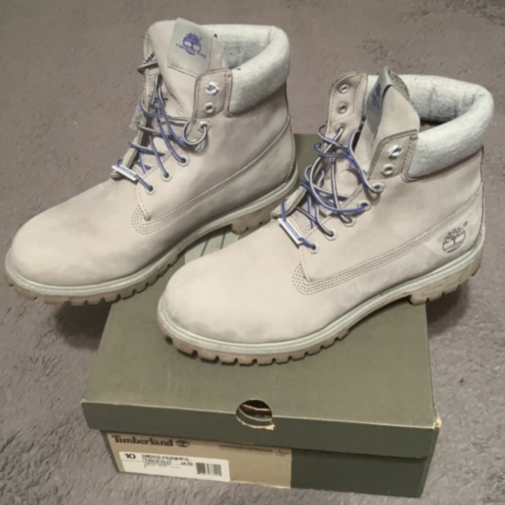 Timberland 6in Premium Boots- Limited Edition Grey with Blue Stitching Size 10